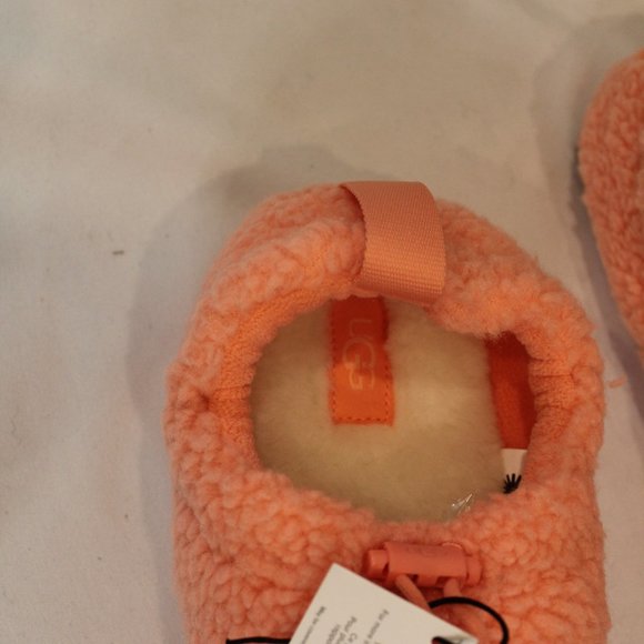 NIB UGG SHEARLING SLIP ON YOUTH 6 WOMEN'S 7.5-8 SLIPPER BOOTIE - Picture 5 of 7